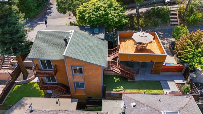 Exterior, Drone