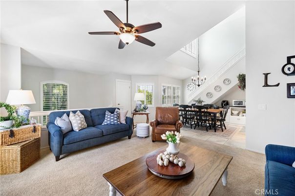 Chandelier, Dining room, Interior, Living room