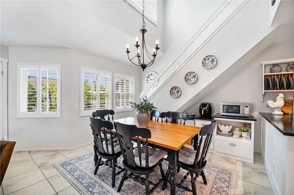 Chandelier, Dining room, Interior
