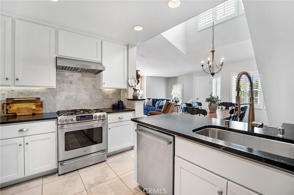 Chandelier, Dining room, Interior, Kitchen, Recessed Lighting, Stainless Steel Appliances