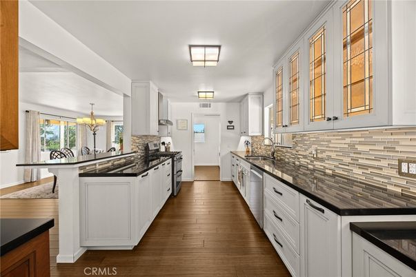 Chandelier, Interior, Kitchen, Wood Texture Flooring