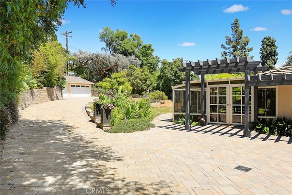 Backyard, Detached Garage, Exterior