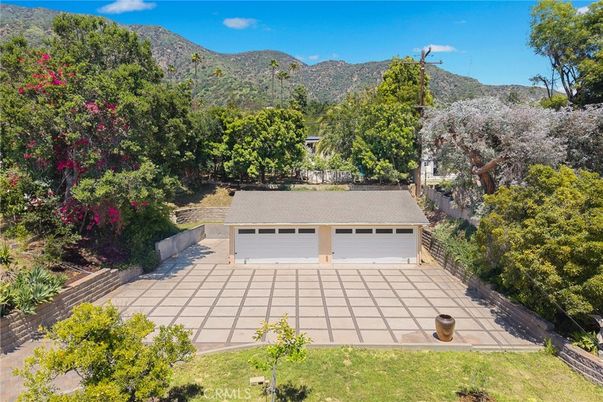 Backyard, Detached Garage, Exterior