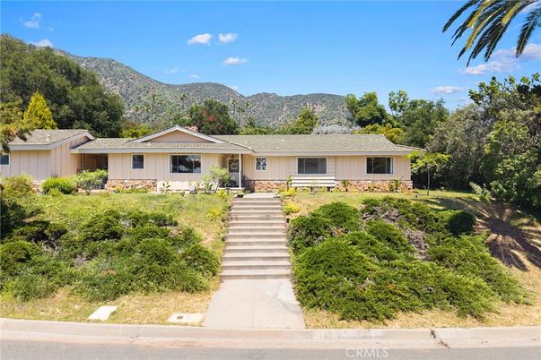 Exterior, Facade, Ranch