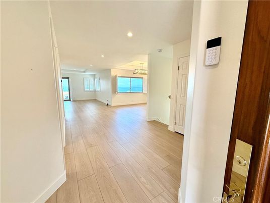 Empty room, Interior, Pendant Lights, Recessed Lighting, Wood Texture Flooring