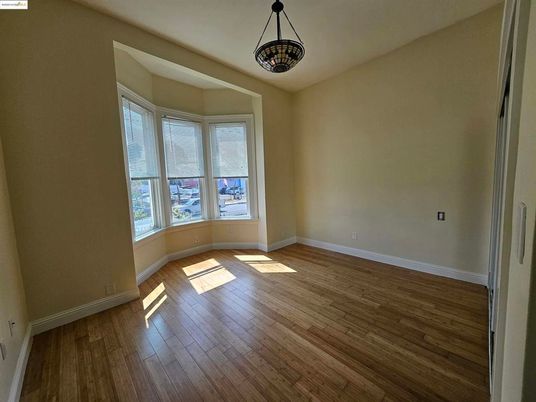 Empty room, Interior, Pendant Lights, Wood Texture Flooring