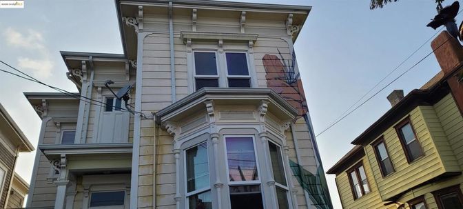 Exterior, Facade, None