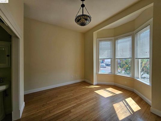 Empty room, Interior, Pendant Lights, Wood Texture Flooring