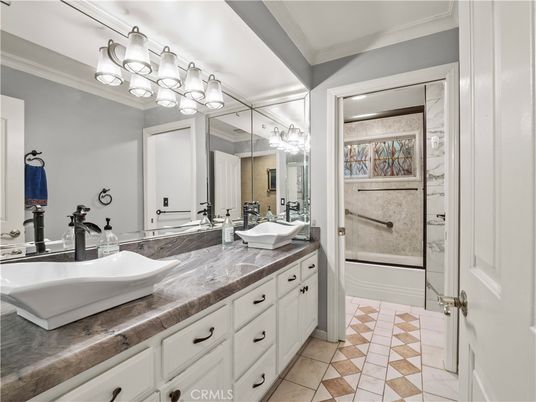 Bathroom, Dual Sink Vanities, Interior