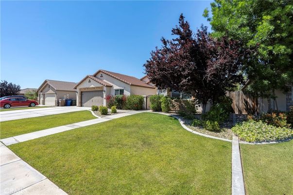 Backyard, Detached Garage, Exterior