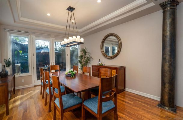 Chandelier, Dining room, Interior, Recessed Lighting, Wood Texture Flooring