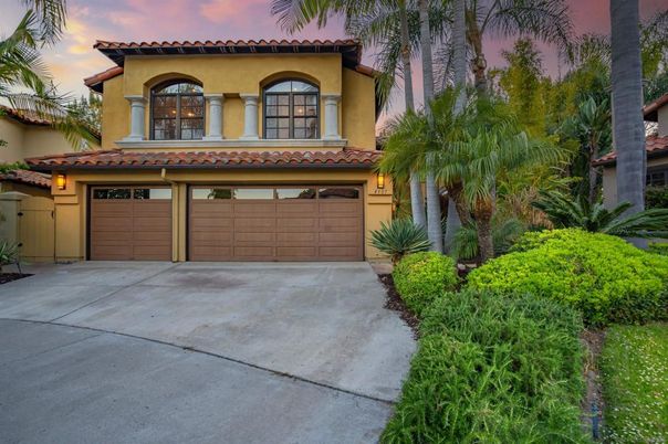 Attached, Exterior, Facade, Mediterranean
