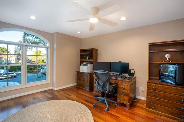 Home Office, Interior, Recessed Lighting, Wood Texture Flooring