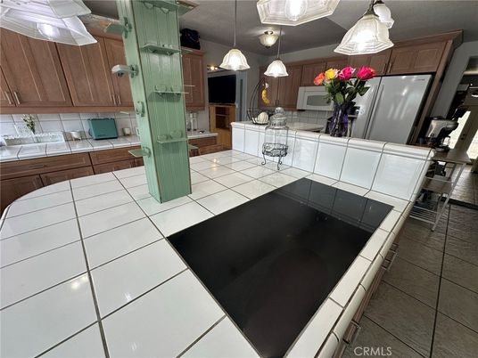Interior, Kitchen, Pendant Lights, Tile Countertops