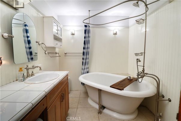 Bathroom, Free Standing Baths, Interior, Tile Countertops