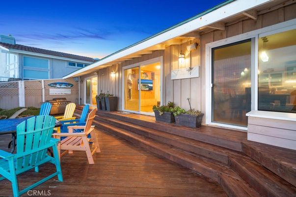 Exterior, Wood Texture Flooring