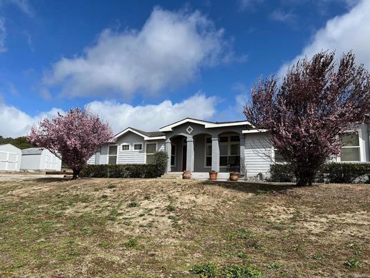 Backyard, Exterior, Facade, Ranch