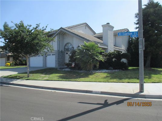 Attached, Exterior, Facade, Mediterranean