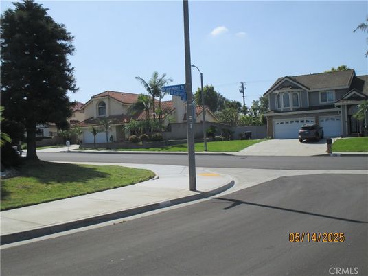 Attached, Exterior, Facade, Mediterranean
