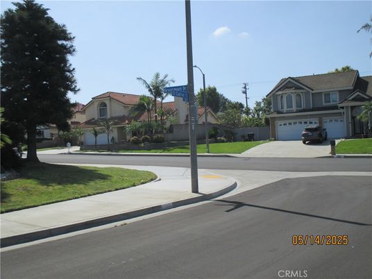 Attached, Exterior, Facade, Mediterranean