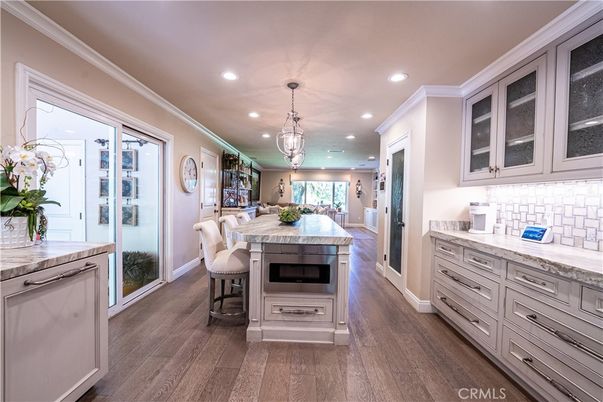 Dining room, Interior, Kitchen, Pendant Lights, Recessed Lighting, Wood Texture Flooring