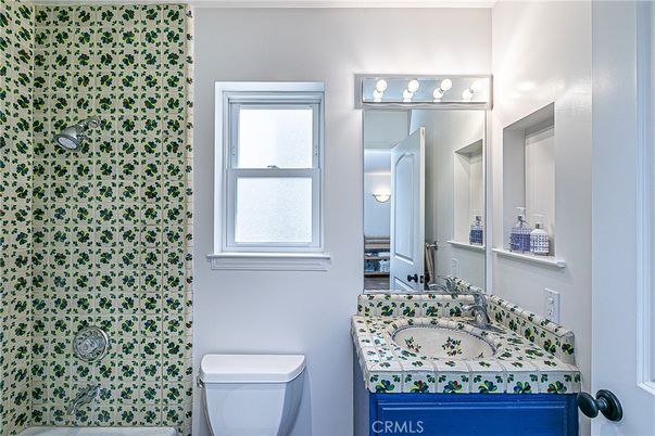 Bathroom, Interior, Tile Countertops