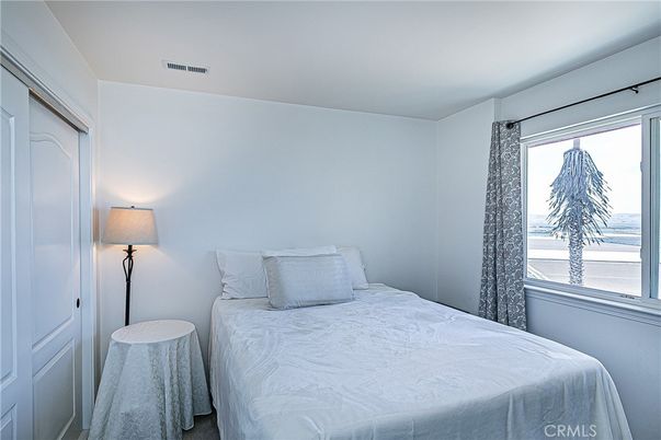 Bedroom, Interior, Water