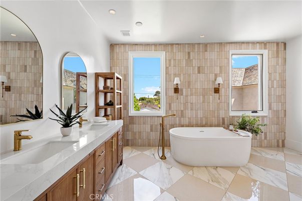 Bathroom, Dual Sink Vanities, Free Standing Baths, Interior, Marble, Recessed Lighting
