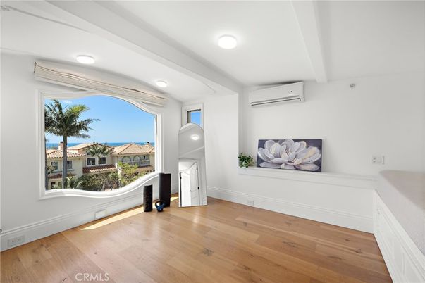 Interior, Recessed Lighting, Water, Wood Texture Flooring