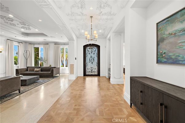 Chandelier, Interior, Living room, Recessed Lighting, Wood Texture Flooring