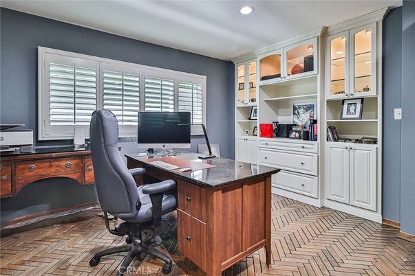 Home Office, Interior, Recessed Lighting, Wood Texture Flooring