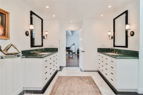 Bathroom, Dual Sink Vanities, Interior, Recessed Lighting