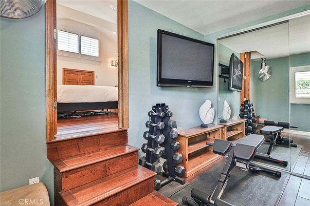 Bedroom, Fitness Equipment, Interior, Wood Texture Flooring