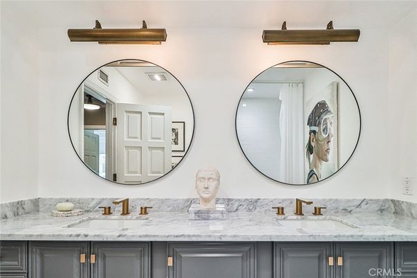 Bathroom, Dual Sink Vanities, Interior