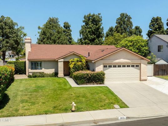 Attached, Exterior, Facade, Ranch