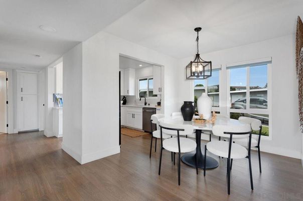 Dining room, Interior, Kitchen, Pendant Lights, Recessed Lighting, Wood Texture Flooring