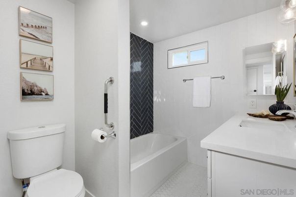 Bathroom, Interior, Recessed Lighting