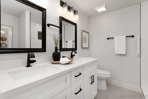 Bathroom, Dual Sink Vanities, Interior