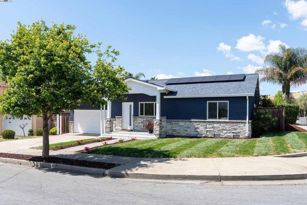 Attached, Exterior, Facade, Solar Panels, Ranch