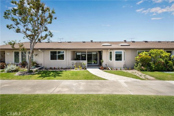 Backyard, Exterior, Facade, Ranch