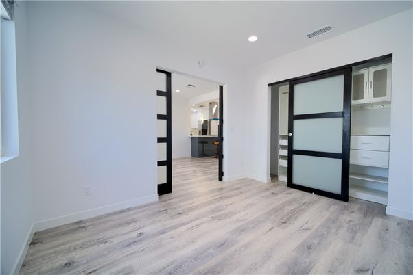 Empty room, Interior, Recessed Lighting, Wood Texture Flooring