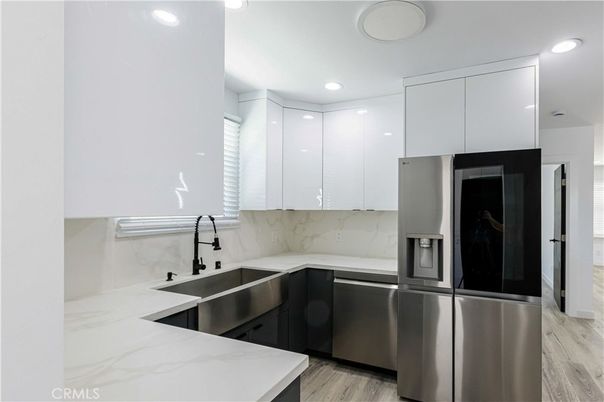 Interior, Kitchen, Marble Walls, Recessed Lighting, Wood Texture Flooring