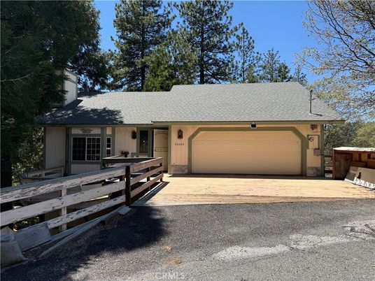 Attached, Exterior, Facade, Ranch