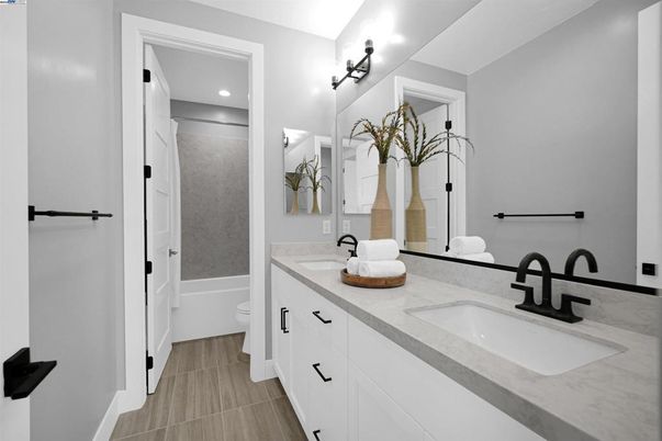 Bathroom, Dual Sink Vanities, Interior, Recessed Lighting
