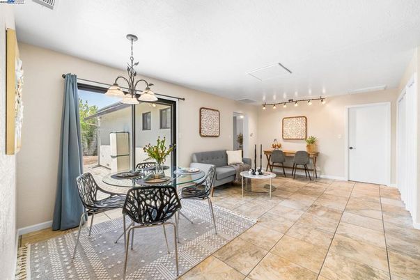 Dining room, Interior, Living room, Pendant Lights