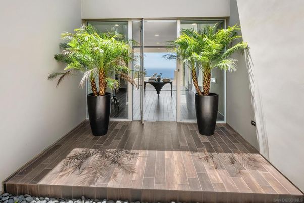 Interior, Recessed Lighting, Water, Wood Texture Flooring