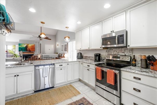 Dining room, Interior, Kitchen, Pendant Lights, Recessed Lighting, Stainless Steel Appliances