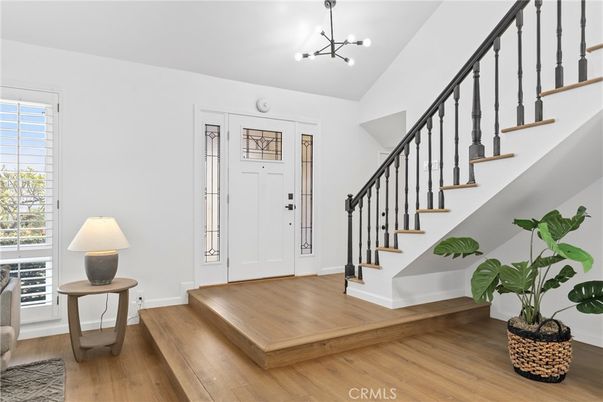 Interior, Pendant Lights, Wood Texture Flooring