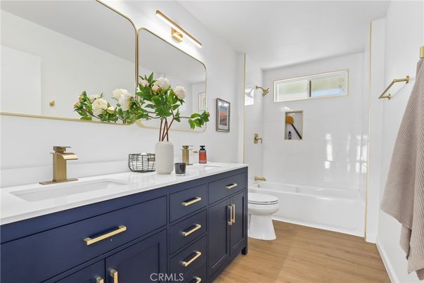 Bathroom, Dual Sink Vanities, Interior, Wood Texture Flooring