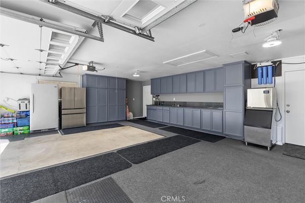 Garage, Interior